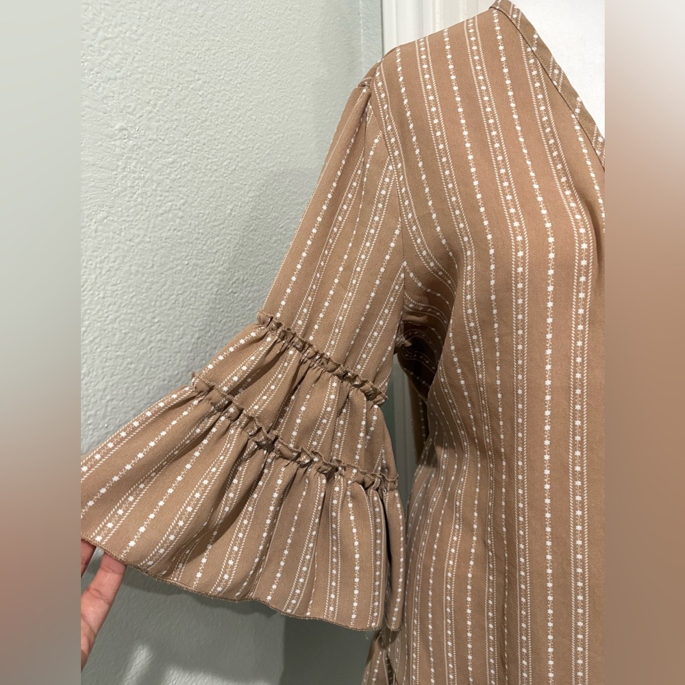 Chic Tan Ruffled Cardigan Size S - Picture 4 of 6